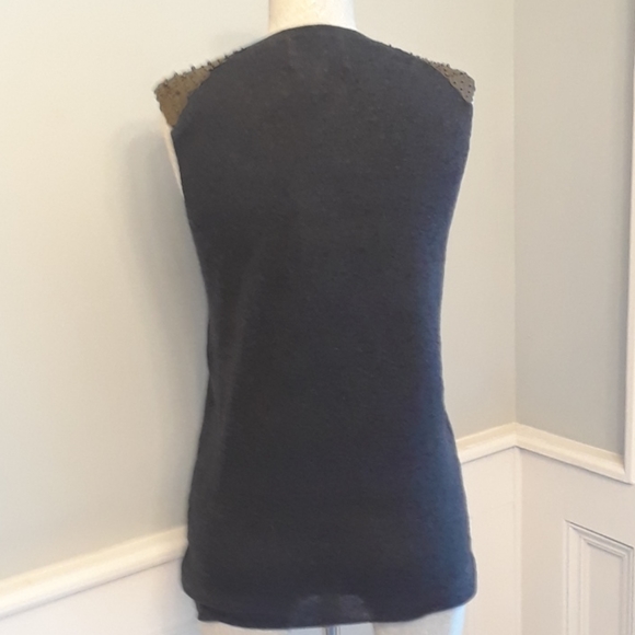 Banana Republic Heritage sleeveless top. - Picture 2 of 6